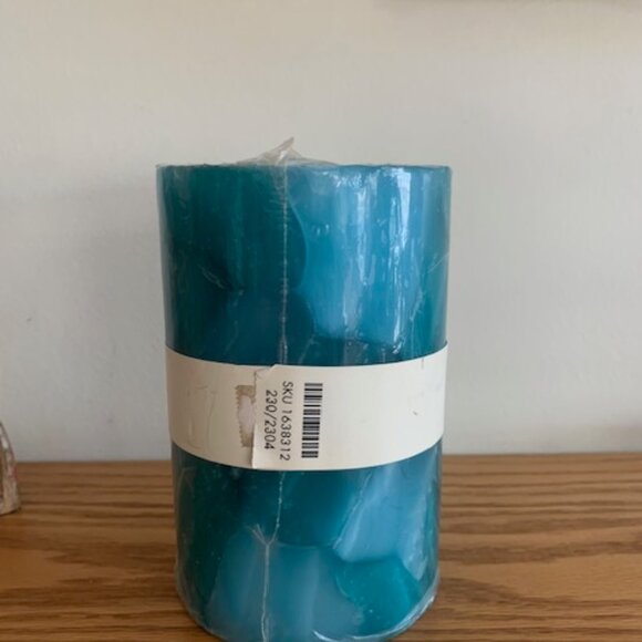 Pier 1 Imports 4 x 6 Oceans Scented Candle, Vintage - Picture 2 of 4